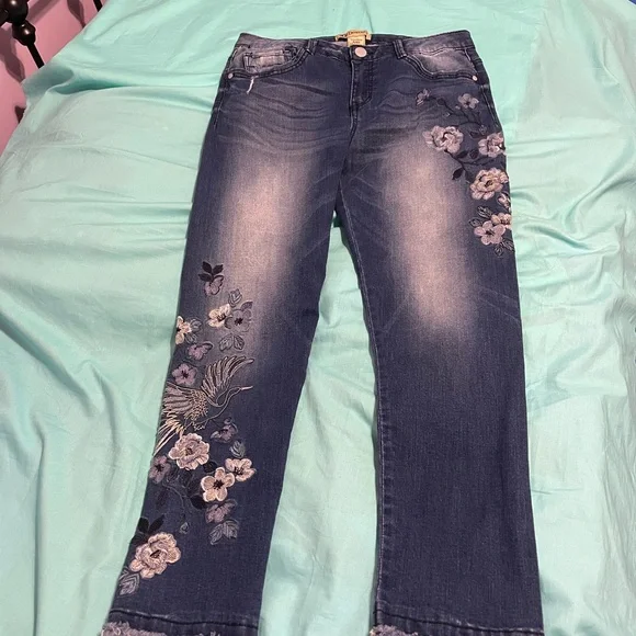 Democracy Blue Floral Straight Leg Jeans - Picture 3 of 9